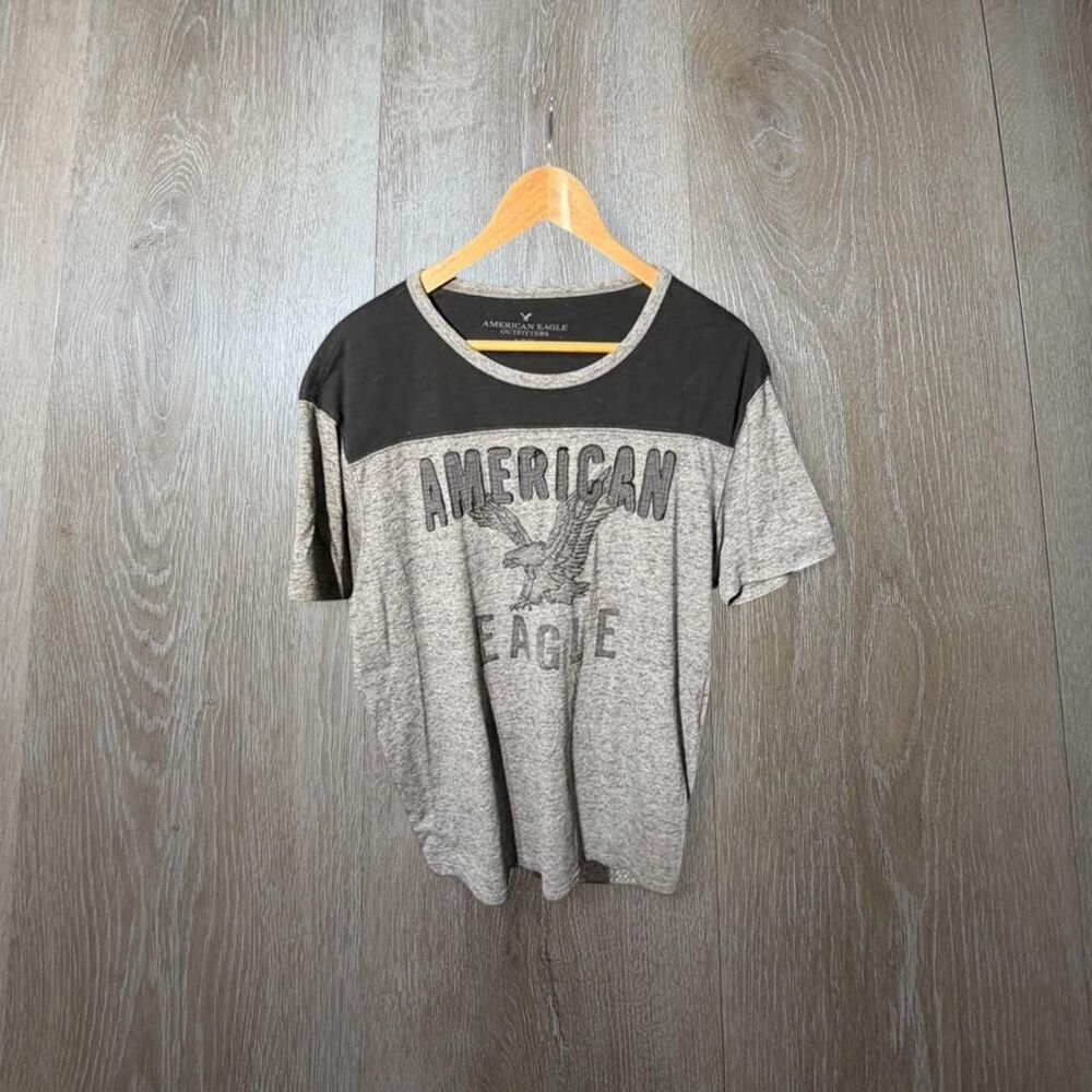American-eagle Men's Grey and Black T-shirt